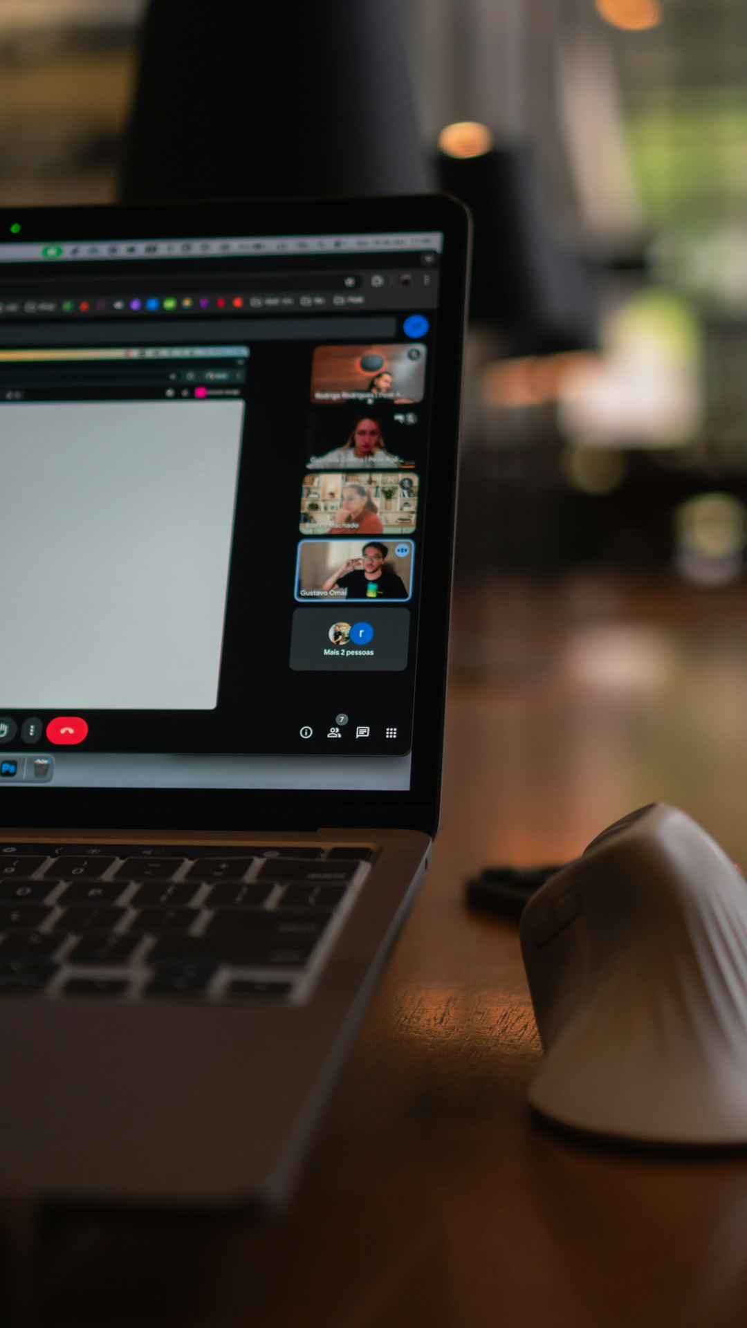 laptop-screen-showing-a-video-conference-with-multiple-participants-s8kdeuhjerq